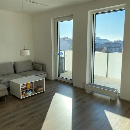 Penthouse Mit Balkon In Zentraler Lage In アパート *
