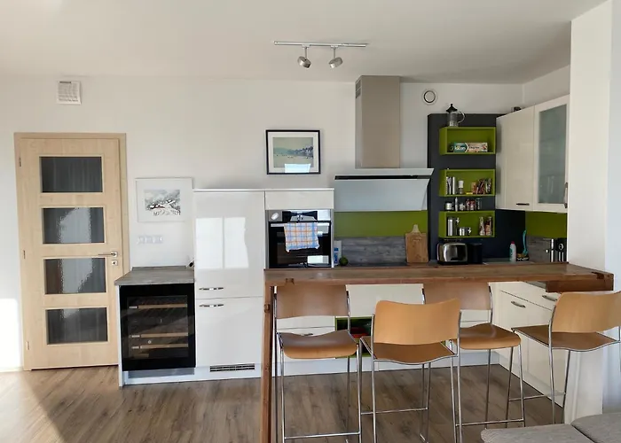 Penthouse Mit Balkon In Zentraler Lage In Apartament